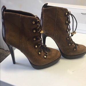 Tory burch sexy booties
